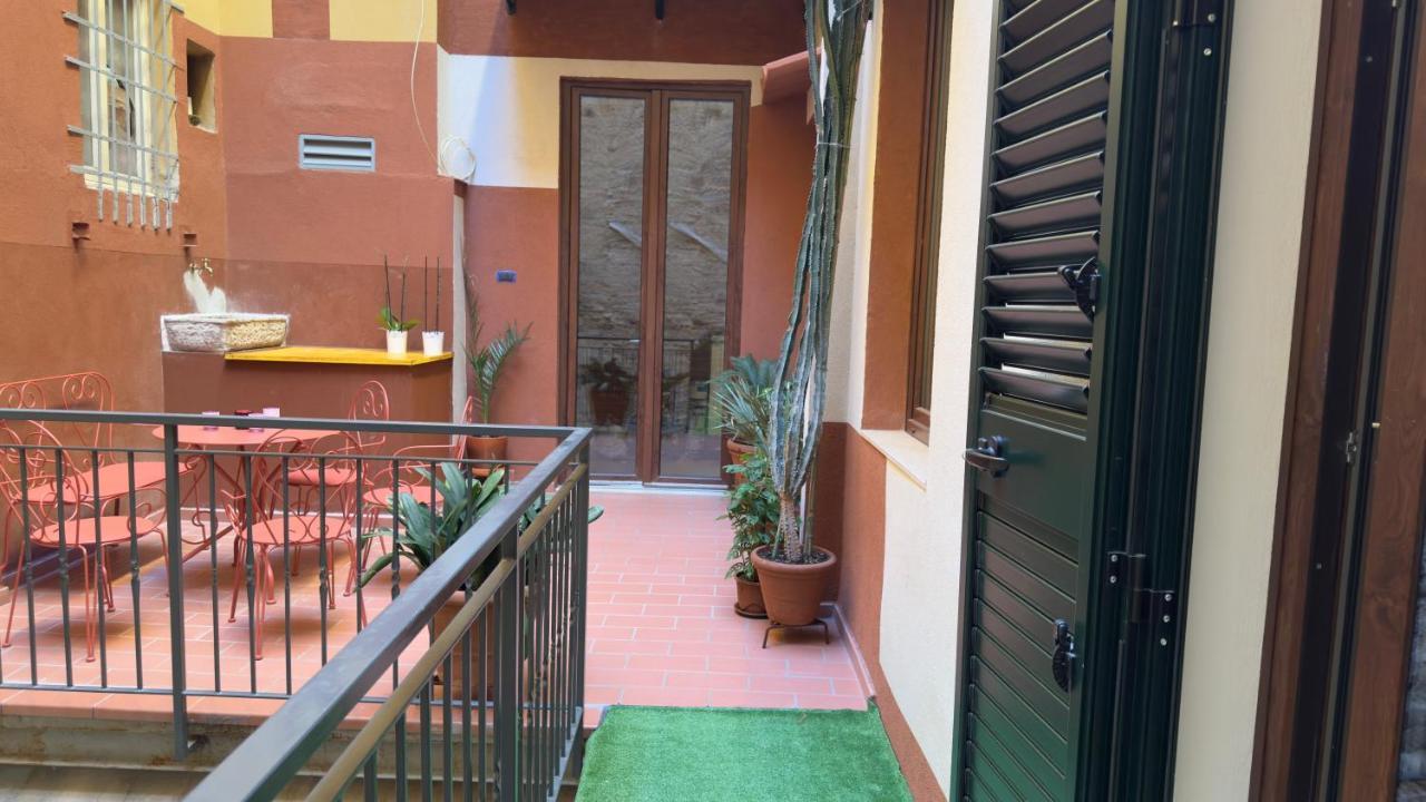 Suite Stylish & Cozy Apartment In The Heart Of Florença Exterior foto
