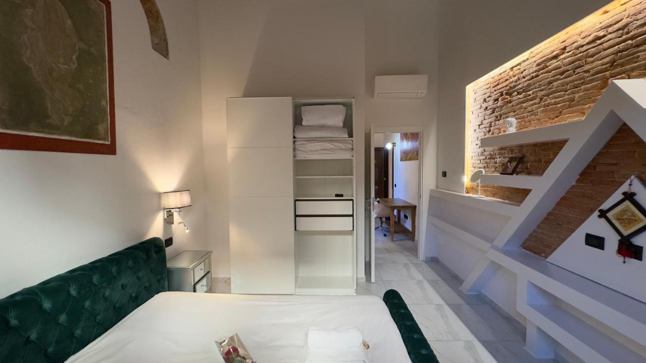 Suite Stylish & Cozy Apartment In The Heart Of Florença Exterior foto